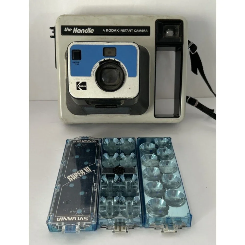 Kodak The Handle Instant Camea EK2 with Sylvania Flash Cubes UNTESTED PARTS ONLY